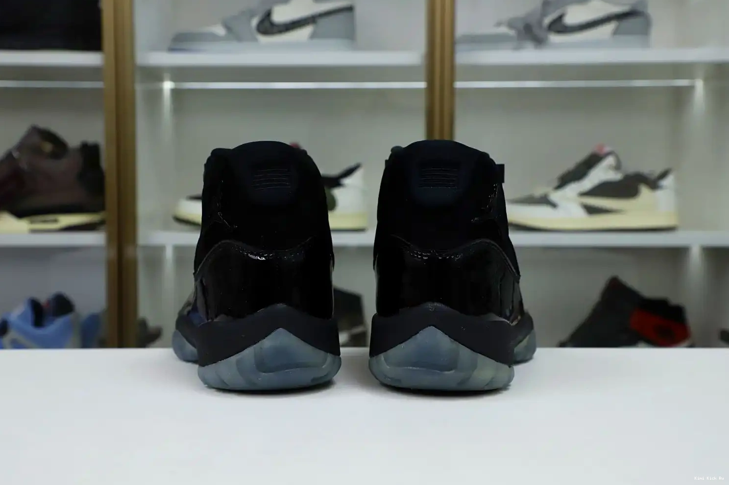 JORDAN 'CAP 11 RETRO Kimikick AND AIR GOWN' 0611